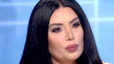 عبير صبري تتألق برقصة هادئة مع زوجها في ختام الجونة