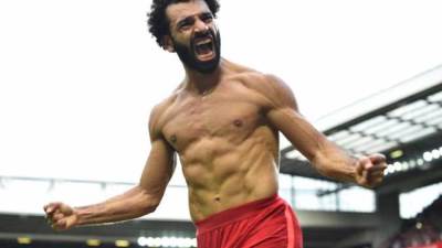 "بهاتريك" صلاح يتألق ويحرز الهدف الخامس في شباك مانشستر يونايتد