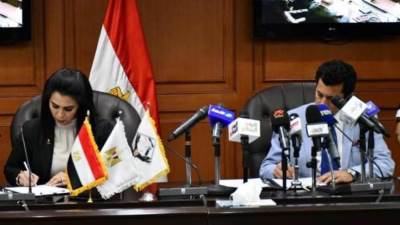 وزير الرياضة يُوقع مذكرة تفاهم تعاون مع تنسيقية شباب الأحزاب و السياسيين