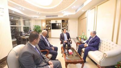 وزير التعليم العالي يعقد اجتماعًا مع رئيس الجامعة الأمريكية في بيروت