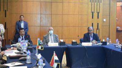 "عبد العاطى"يفتتح جلسة الهيئة المشتركة لدراسة "خزان الحجر الرملي النوبي"بحضور أعضاء الهيئة