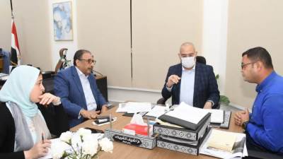 جولة موسعة لوزير الإسكان مساء أمس بالمشروعات الجارى تنفيذها بالعاصمة الإدارية الجديدة