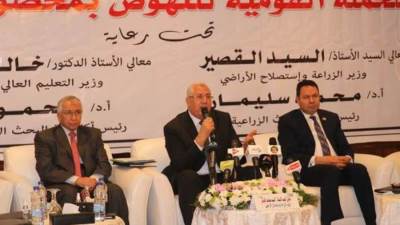 "القصير"يكرم أفضل منتجي القمح ويؤكد ضرورة الزيادة الإنتاجية لتقليل الفجوة الغذائية والاستيراد