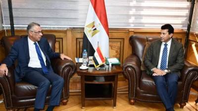 وزير الشباب والرياضة يستقبل سفير مصر لدى إيطاليا 