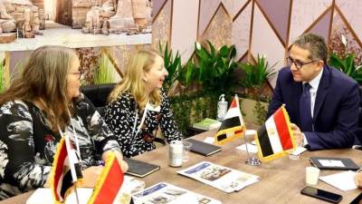 وزير السياحة يستعرض جهود الدولة المصرية للارتقاء بمستوى وجودة الخدمات المقدمة للسائحين