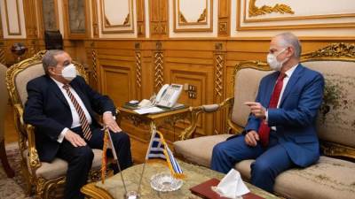 "وزير الدولة للإنتاج الحربي" يشهد توقيع عقد شراكة مع شركة نانوفوس اليونانية