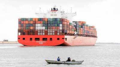 "ربيع": زيادة رسوم السفن العابرة لقناة السويس بنسبة 6% خلال عام 2022