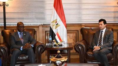 وزير الشباب والرياضة يلتقي رئيس منظمة إفريقيا الذكية