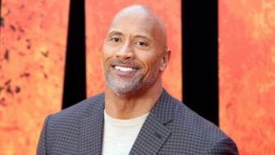 بعد حادثة فيلم"Rust"…ذا روك يتعهد التوقف عن استخدام أسلحة حقيقية خلال التصوير