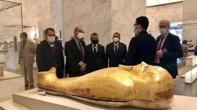 المتحف القومي للحضارة المصرية يستقبل وفداً من سفراء دول أمريكا اللاتينية بالقاهرة