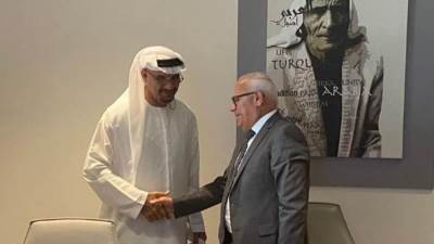 محافظ بورسعيد يلتقي عددًا من رجال الأعمال والمستثمرين الإماراتيين