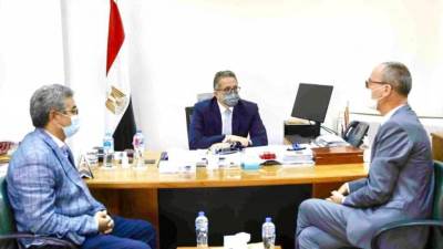 وزير السياحة يستقبل فانسون روندو مدير قسم المصريات بمتحف اللوفر