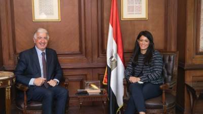 "المشاط" تُناقش مع الرئيس التنفيذي للمؤسسة الدولية تنويع مجالات التعاون بين الجانبين