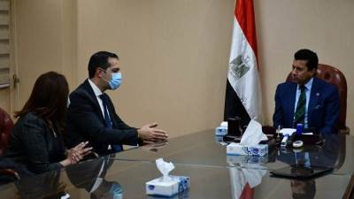 "صبحي" يبحث مع مسئولي "توتال" استعدادات كأس الأمم الأفريقية TotalEnergies 2021 بمصر