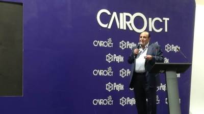 خلال جلسة"عرض مستقبلي لعملية التحول الرقمية"عثمان سلطان يستعرض رحلة مبسطة للعالم الرقمي