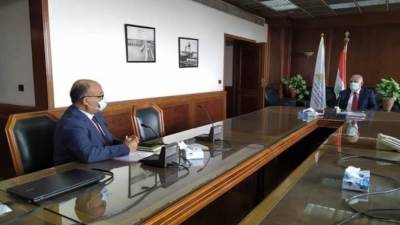 الدكتور عبد العاطى يتابع أعمال إحلال وتأهيل منشآت الرى وتطوير القناطر