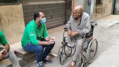 "الشكاوى الحكومية" تستجيب لاستغاثة "عم محمد" المُسن القعيد الذي يعيش وحيدا بالعمرانية
