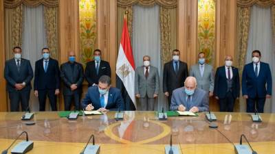 وزير الإنتاج الحربي يشهد توقيع بروتوكول مع شركة معالجة مياه أمريكية باستخدام "البيوريت"