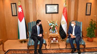 ولي العهد الأردني يتعرف على مستجدات المشروعات التنموية بقناة السويس