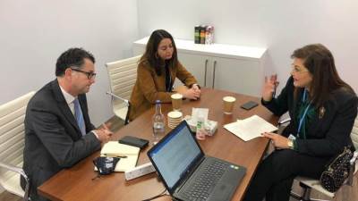 وزيرة التخطيط والتنمية الاقتصادية تلتقي مدير إدارة البيئة والتنمية المستدامة بوزارة الخارجية