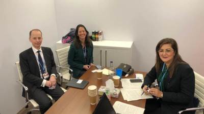 وزيرة التخطيط تلتقي رئيس مجلس إدارة بنكHSBCخلال مشاركتها بمؤتمر"الأمم المتحدة لتغير المناخ"