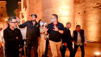 وزير السياحة يسهر ليلته بالأقصر حتى الصباح لمتابعة العرض الفني للاحتفالية العالمية