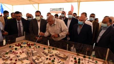 رئيس الوزراء يتفقد أعمال تنفيذ مجمع 30 يونيو المُميكن للمصالح الحكومية بالخارجة