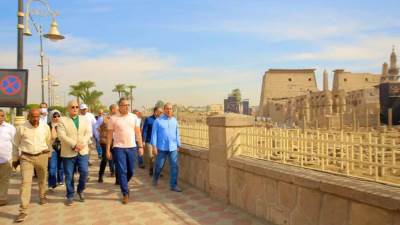 وزير السياحة ومحافظ الأقصر يتابعان أعمال التطوير بالمحافظة تمهيدًا للاحتفالية الكبري بالأقصر