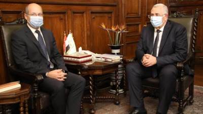وزير الزراعة يبحث مع السفير المجرى بالقاهرة التعاون الزراعي الثنائي بين البلدين