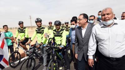 رئيس الوزراء يشهد افتتاح مضمار الدراجات بمدينة الخارجة في الوادي الجديد