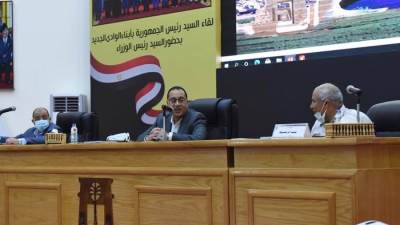 رئيس الوزراء يلتقي نواب البرلمان بمحافظة الوادي الجديد
