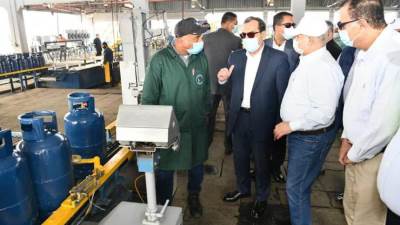 وزير البترول يعطي إشارة أول منظومة الكترونية لإدارة ومتابعة تداول وتوزيع البوتاجاز