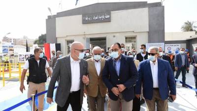 "مدبولي" يتفقد محطتي صرف صحي بالسويس ويوجه بتوفير 30 مليون جنيه للتطوير