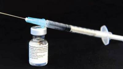 وزارة الصحة تنفي وجود أزمة في توفير سرنجات التطعيم بلقاحات فيروس كورونا