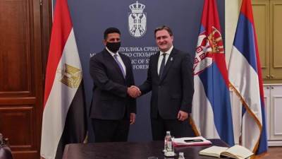 سفير مصر في بلجراد يلتقي بوزير خارجية صربيا لتعزيز العلاقات الثنائية