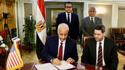 وزير التعليم العالي يشهد توقيع اتفاقية تعاون بين جامعة "العلمين الدولية"و"لويفيل الأمريكية