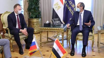 وزير الاتصالات يبحث مع بعثة تجارية روسية التعاون في توفير الحلول التكنولوجية