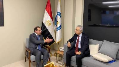 الملا يبحث مع مدير "الطاقة الدولية" ورؤساء الشركات الأمريكية التعاون لإنجاح "COP27"