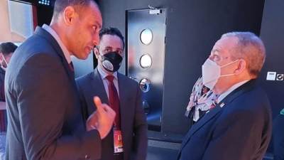 "وزير الإنتاج الحربي" يثني على معروضات الجناح المصري والإماراتي في "إكسبو 2020"