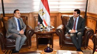 وزير الرياضة يبحث التعاون مع سفير مصر بصربيا قبل استلام مهامه