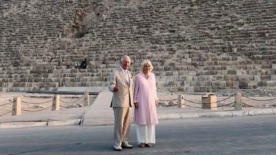 "لحظة استثنائية بأعظم مواقع التاريخ".. سفارة بريطانيا عن زيارة تشارلز للأهرامات