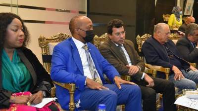 "وزير الرياضة"و"رئيس الكاف" يشهدان تتويج سيدات صندوانز الجنوب أفريقي بدوري أبطال أفريقيا