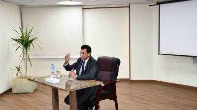 وزير للرياضة يشيد بأداء ونتائج البعثة المصرية في بطولة العالم للكاراتيه بدبي