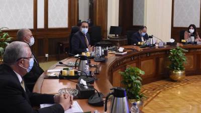 مدبولي: الرئيس وجهنا باستخدام أساليب الري الحديث والإسراع في تأهيل الترع والمساقي