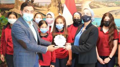 "فؤاد" تستقبل وفد من طلاب مدرسة النيل للعبور لتشجيع نشر الوعى البيئى