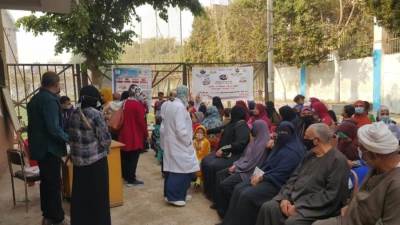 القوافل الطبية لوزارة الشباب تصل بقرية أم خنان محافظة الجيزة