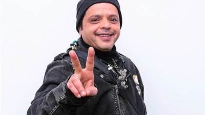  بصورة..هنيدي يداعب ابنه:"طولت يا أحمد وأنا اللي كنت مفكر هتفضل معايا"