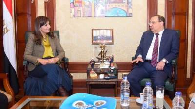 "مكرم" تعقد اجتماعًا لمتابعة أعمال تنفيذ المبادرة في الفيوم بإسهامات المصريين بالخارج