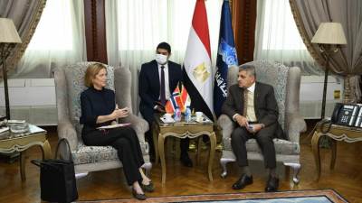 رئيس هيئة قناة السويس يلتقي سفيرة النرويج لتفعيل سبل التعاون المشترك