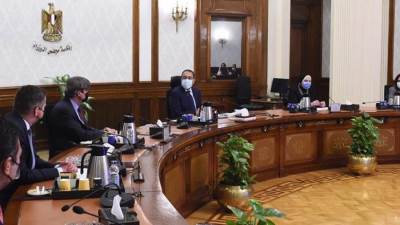 رئيس الوزراء يلتقي ممثلي شركة "كوكاكولا هيلينيك" العالمية و"كوكاكولا مصر"